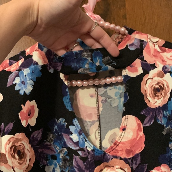 Joe Boxer floral tunic top with mock neck and keyhole cutout in front 😍😍😍 - Picture 5 of 9